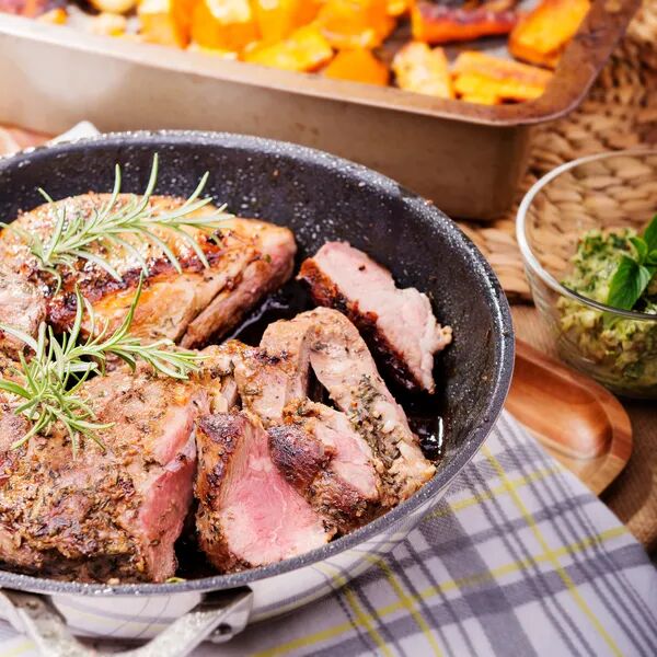 🐑 L'Agneau de Pâques : Tradition et Saveurs à la Boucherie Tornier ! 🍽️